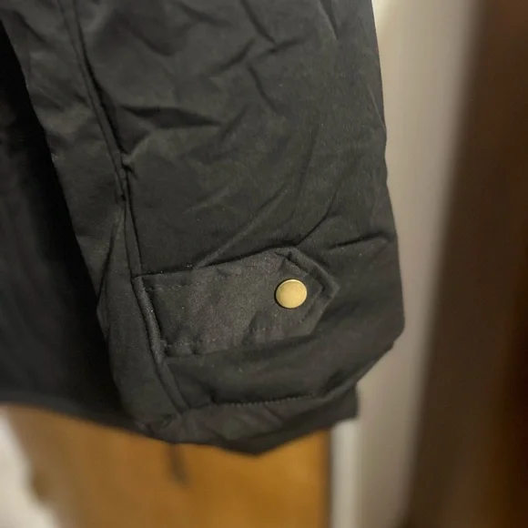 Women's Black Parka with Faux Fur Trim - Picture 6 of 12